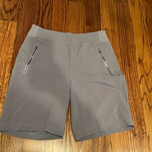 Athleta tricky North midrise Bermuda short in gray. Only worn a few times.